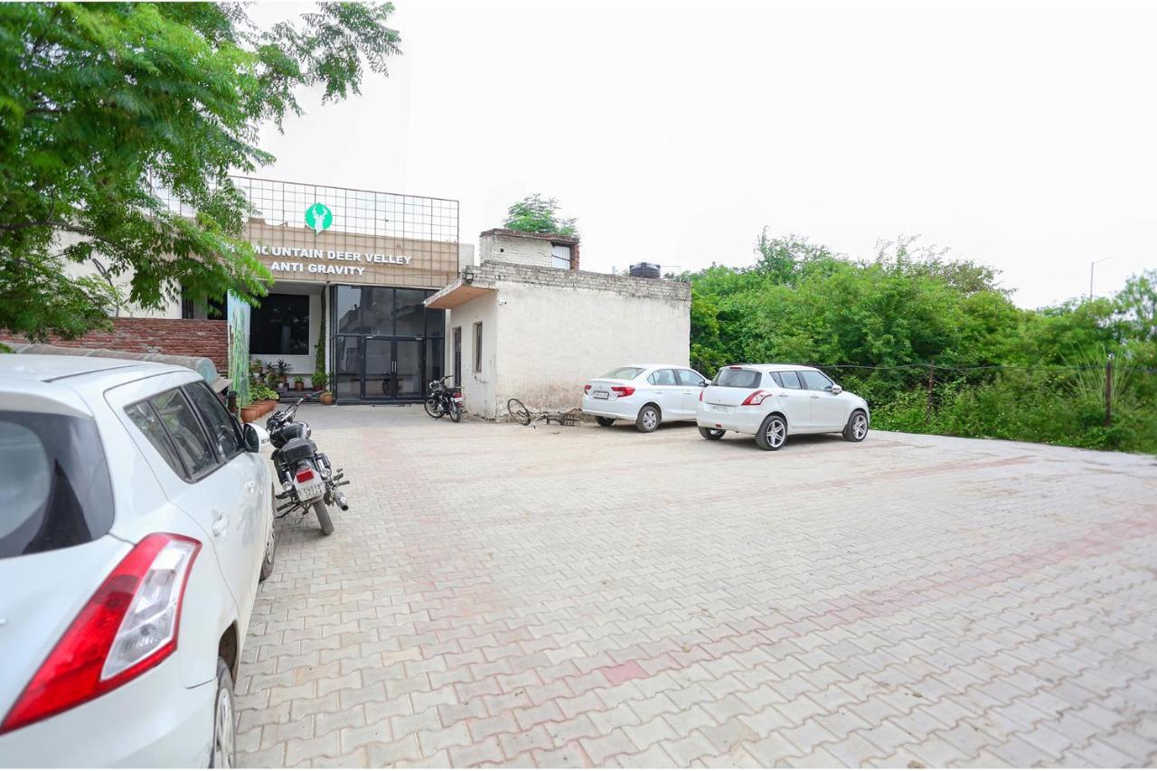 Fabhotel The Mountain Deer Valley Chandīgarh Exterior foto